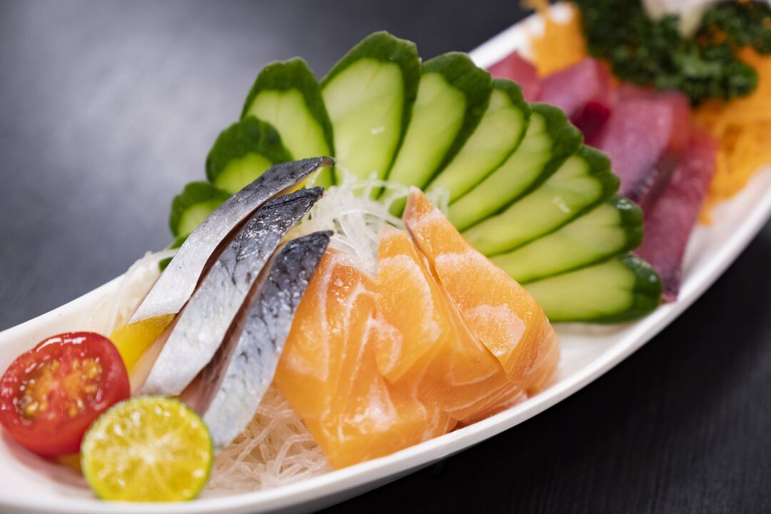 Ձուկը և բանջարեղենը ցածր ածխաջրերով keto դիետայի առողջ բաղադրիչներն են
